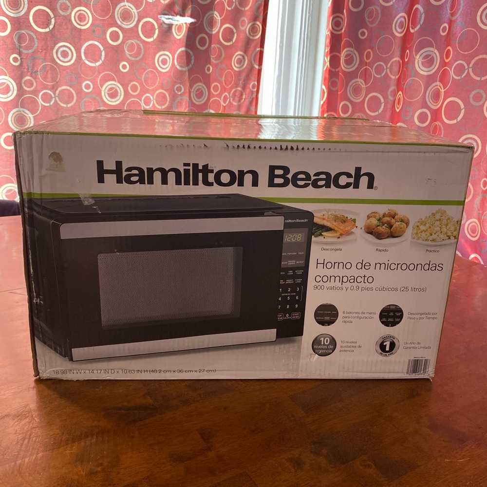 Hamilton Beach Compact Black Microwave Oven
